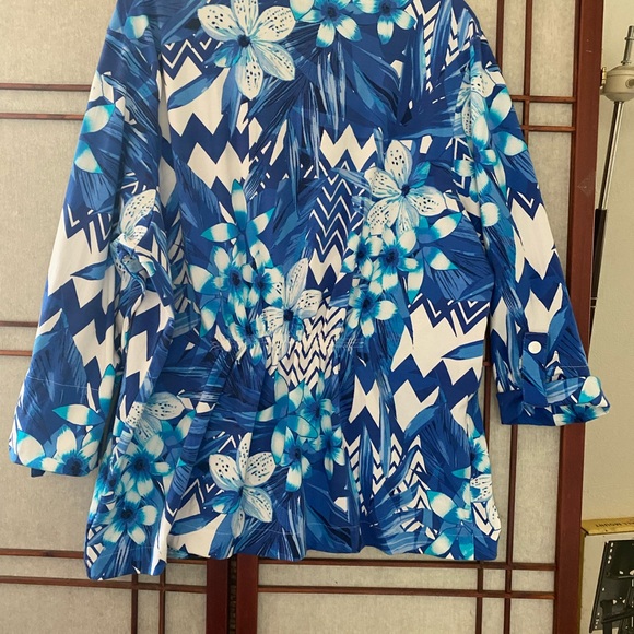 2X  Jacket - Picture 2 of 6